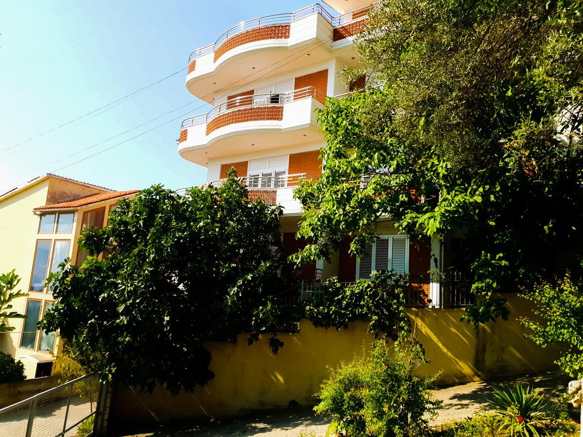 Lux Apartments Vlore Exterior photo